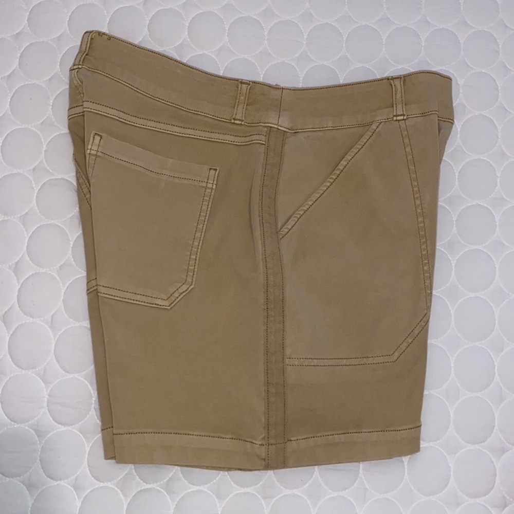 SPANX Tan Women Shorts size Medium